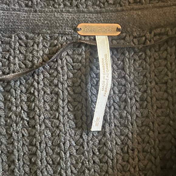 FREE PEOPLE SWIM TOO DEEP CARDIGAN BLACK MEDIUM - Picture 5 of 13